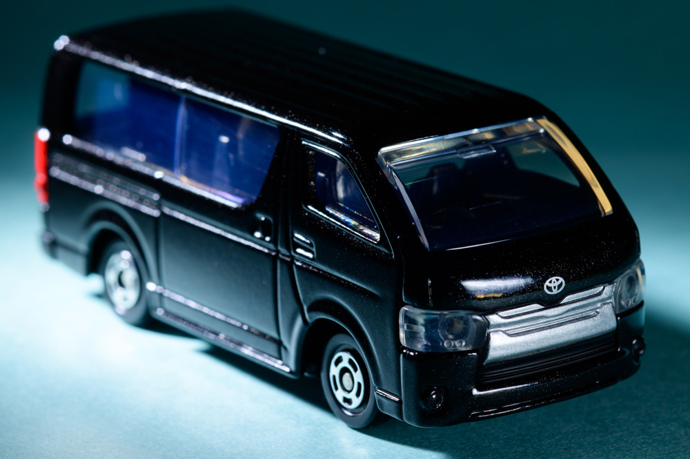 トミカのミニカー、ハイエースのオリジナル画像 ©️Hiroyuki Onuma
