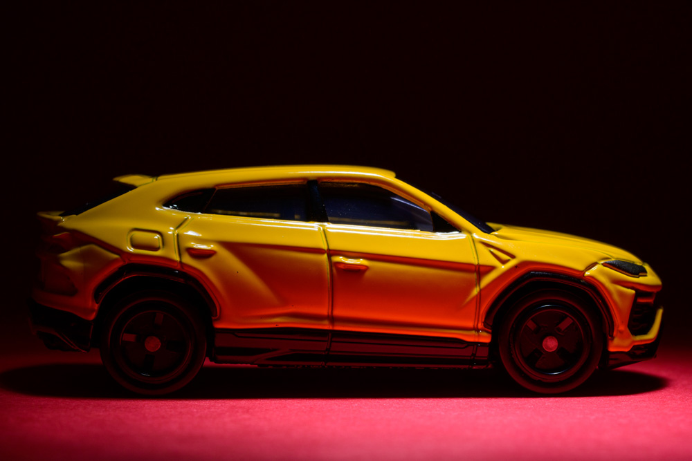トミカのミニカー　ランボルギーニウルスのオリジナル画像 ©️Hiroyuki Onuma