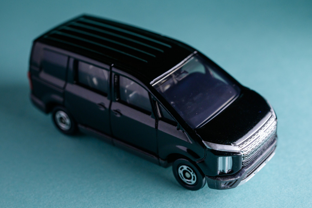 トミカのミニカー、三菱デリカD:5のオリジナル画像 ©️HiroyukiOnuma